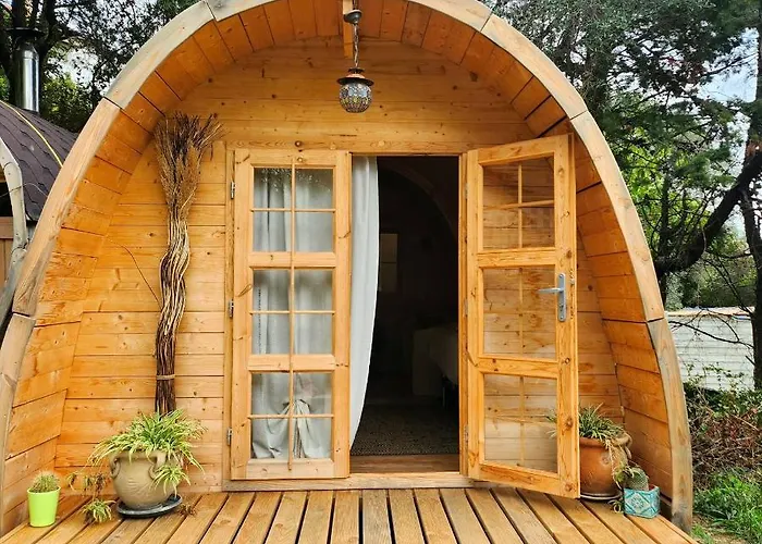 En Bois Avec Jacuzzi Prive Et Piscine *