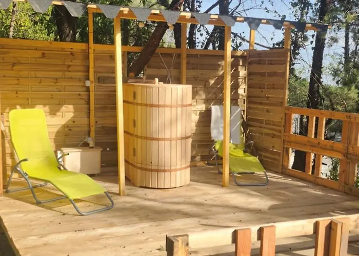 En Bois Avec Jacuzzi Prive Et Piscine * Porto-Vecchio (Corsica)