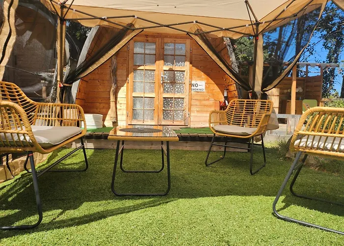 En Bois Avec Jacuzzi Prive Et Piscine مكان تخييم بورتو فيكشْيو