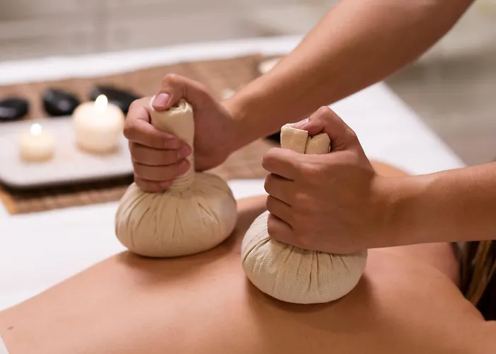 مكان تخييم En Bois Avec Jacuzzi Prive Et Piscine بورتو فيكشْيو