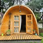 En Bois Avec Jacuzzi Privé Et Piscine *