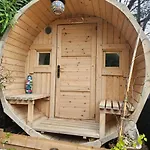 En Bois Avec Jacuzzi Privé Et Piscine Camping