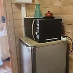 En Bois Avec Jacuzzi Privé Et Piscine Camping *