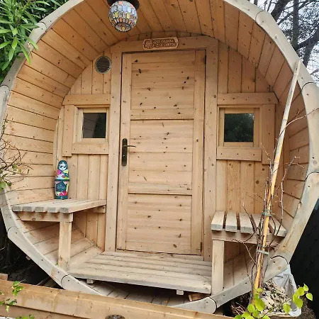 En Bois Avec Jacuzzi Prive Et Piscine Parque de Campismo