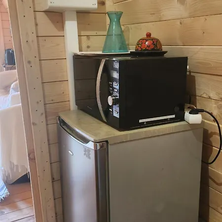 En Bois Avec Jacuzzi Privé Et Piscine Camping *