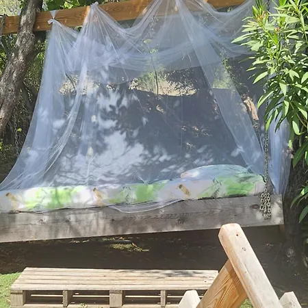 En Bois Avec Jacuzzi Privé Et Piscine *