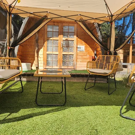 En Bois Avec Jacuzzi Prive Et Piscine Parque de Campismo Porto-Vecchio (Corsica)