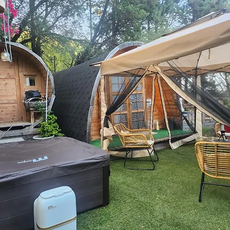 En Bois Avec Jacuzzi Prive Et Piscine Parque de Campismo *