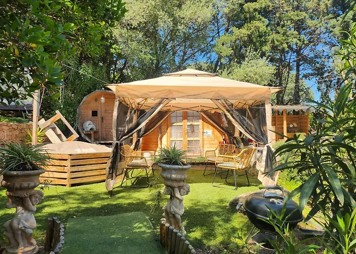 Кемпінг En Bois Avec Jacuzzi Prive Et Piscine